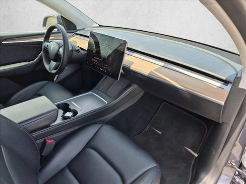 Used 2023 Tesla Model Y Long Range AWD/4WD image 21