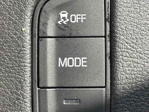 Used 2018 Cadillac XT5 AWD image 21