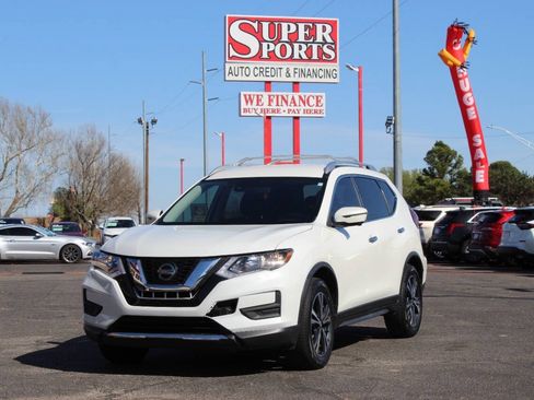 Used 2020 Nissan Rogue SV w/ Premium Package FWD image 8