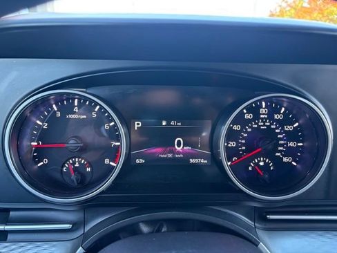 Certified 2023 Kia Carnival LX image 12