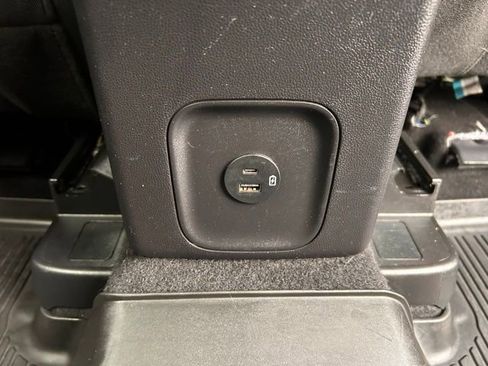 Used 2021 Ford Escape SE w/ SE Sport Appearance Package image 37