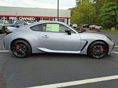 New 2025 Toyota GR86 Premium image 9