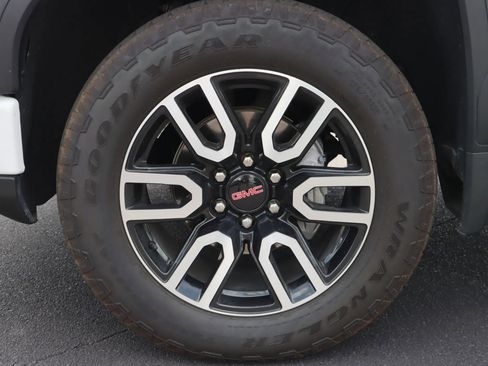 Used 2022 GMC Sierra 1500 AT4 w/ AT4 Premium Package image 33