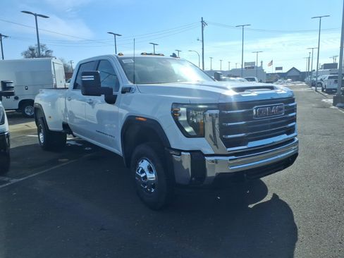 New 2026 GMC Sierra 3500 SLE w/ SLE Value Package image 3