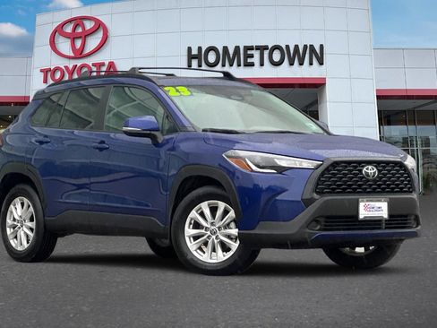 Used 2023 Toyota Corolla Cross LE w/ Moonroof Package AWD/4WD image 2