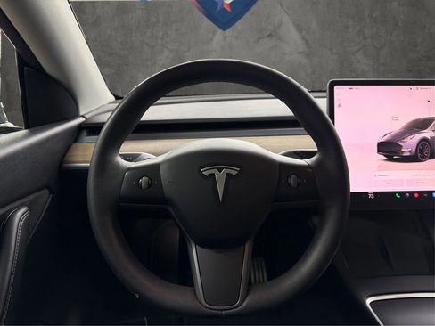 Used 2022 Tesla Model Y Performance image 40