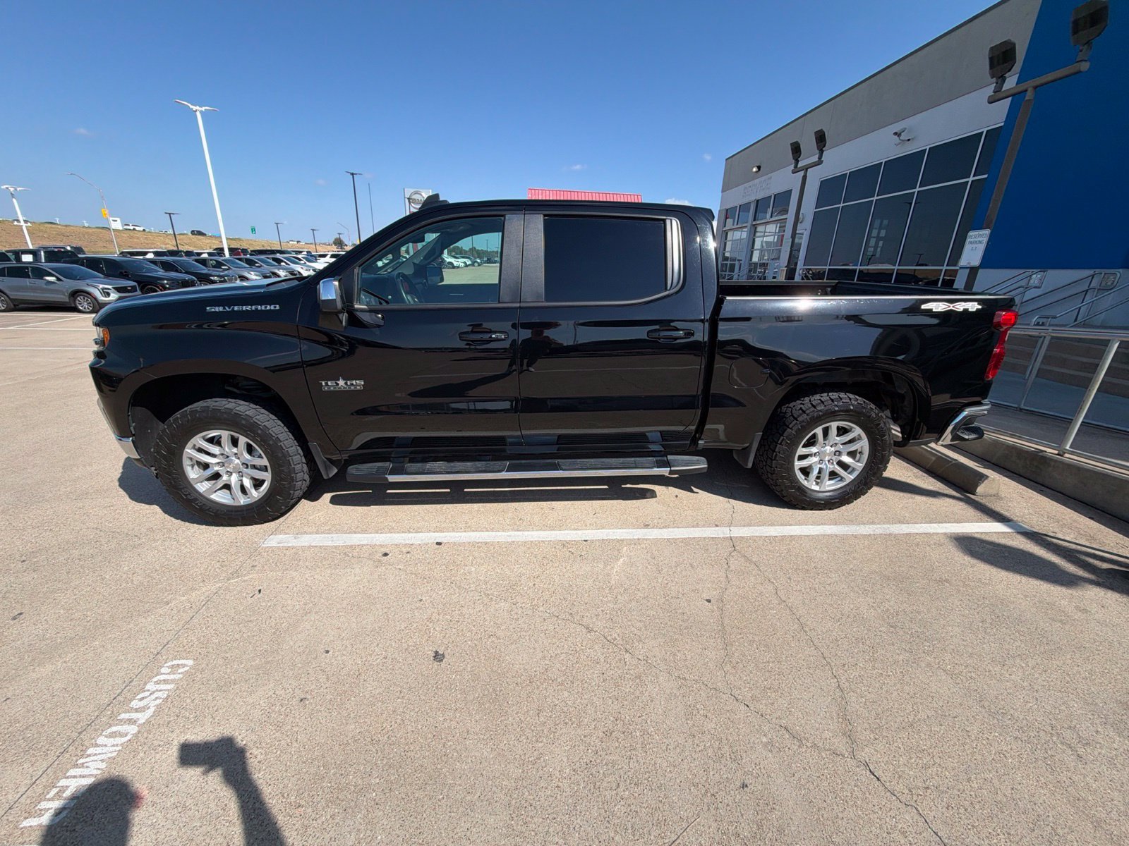 Used 2021 Chevrolet Silverado 1500 LT AWD/4WD image 5