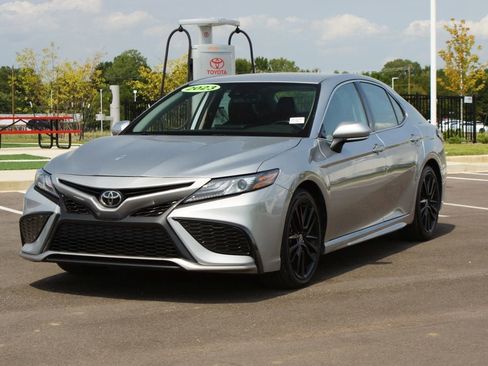 Used 2023 Toyota Camry XSE image 22