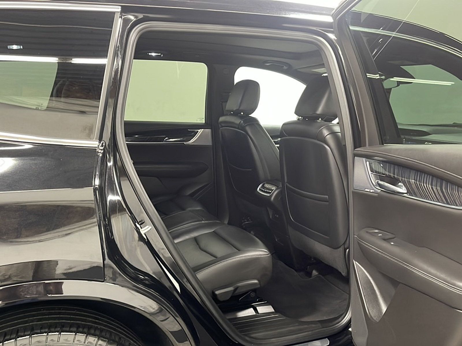 Used 2023 Cadillac XT6 Premium Luxury AWD/4WD image 20