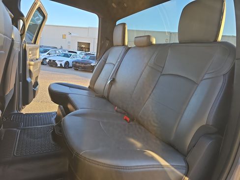 Used 2022 RAM 2500 Tradesman w/ Chrome Appearance Group image 12