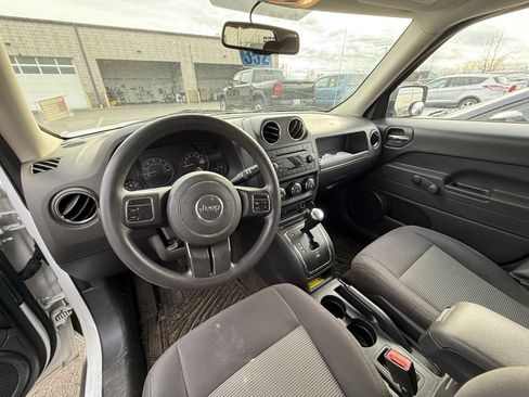 Used 2016 Jeep Patriot Sport image 8