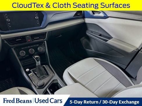 Used 2023 Volkswagen Taos SE AWD/4WD image 25