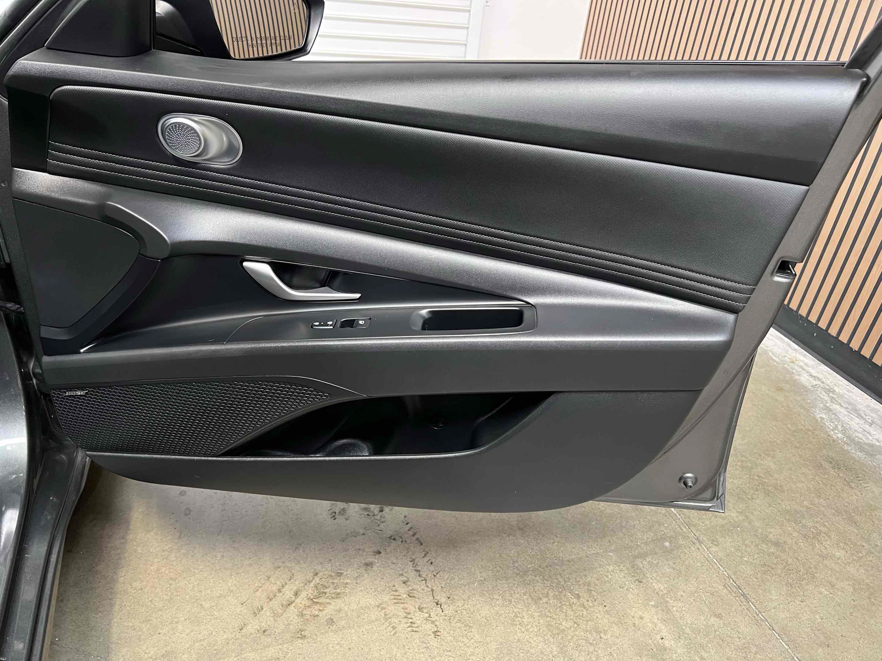 Used 2025 Hyundai Elantra Limited FWD image 21