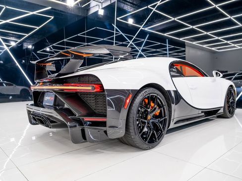 Used 2022 Bugatti Chiron Pur Sport image 25