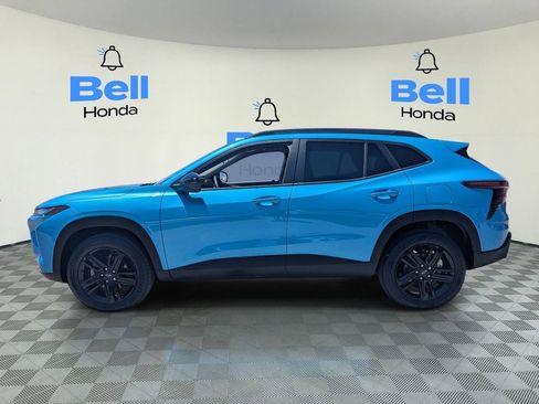 Used 2025 Chevrolet Trax ACTIV w/ Driver Confidence Package FWD image 2
