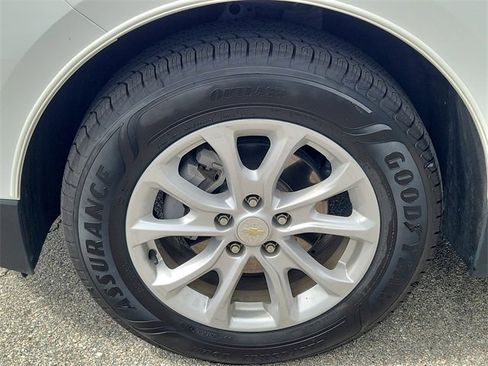 Used 2019 Chevrolet Equinox LS w/ LS Convenience Package image 6