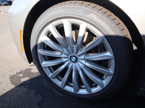 Used 2022 BMW 740i w/ Premium Package RWD image 15