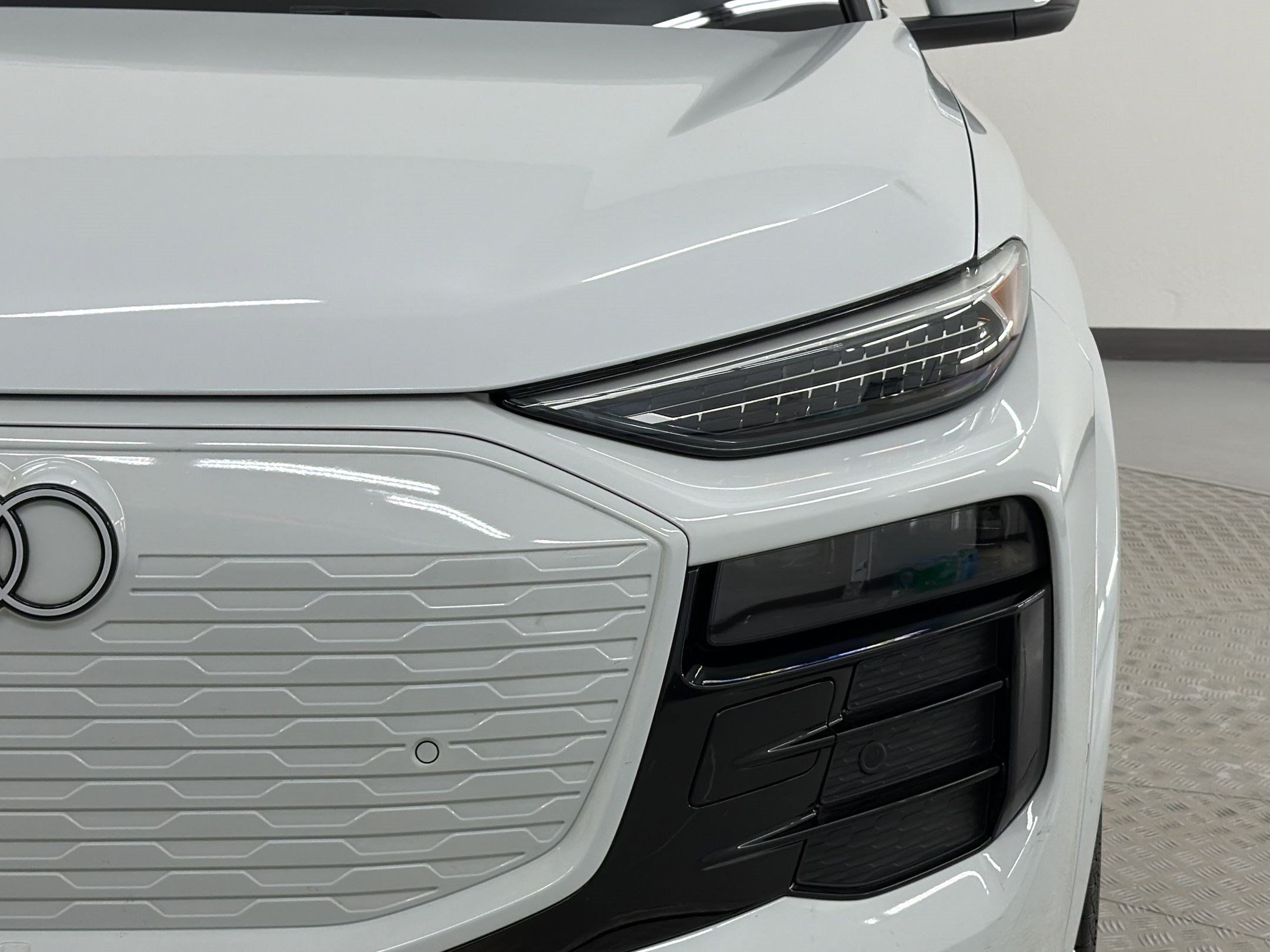 Used 2025 Audi Q6 e-tron Premium Plus w/ Premium Plus AWD/4WD image 12
