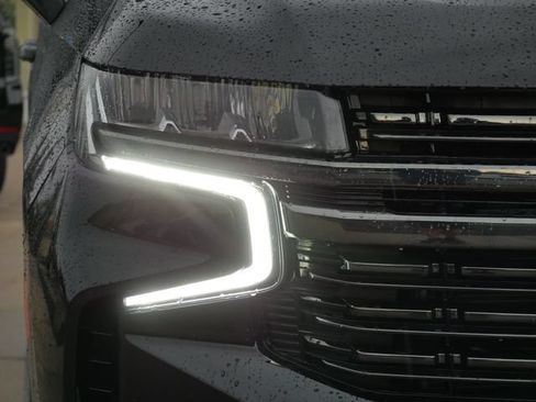 Used 2022 Chevrolet Suburban RST w/ Luxury Package AWD/4WD image 10