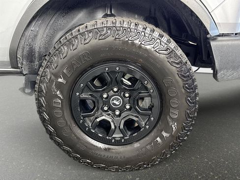 Used 2023 Ford Bronco Wildtrak image 31