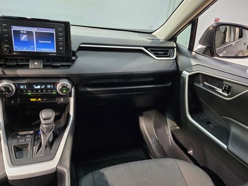 Used 2022 Toyota RAV4 XLE w/ Convenience Package image 11