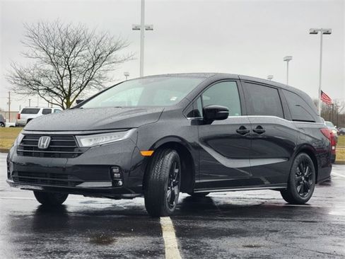 Used 2023 Honda Odyssey Sport image 4