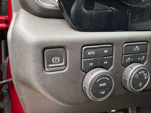 Used 2023 Chevrolet Silverado 1500 LT image 14