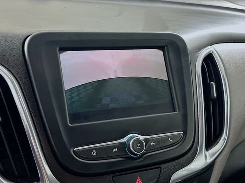 Used 2020 Chevrolet Equinox LS FWD image 22