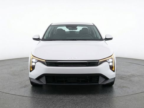 Used 2025 Kia K4 LXS image 2