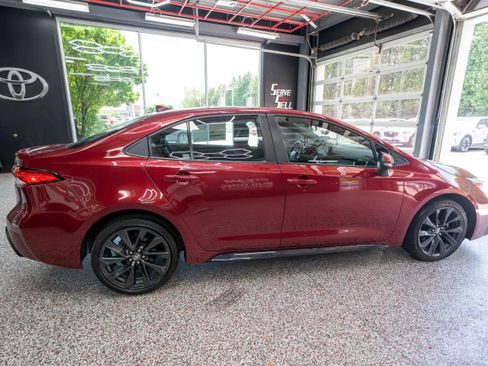 Used 2024 Toyota Corolla SE FWD image 4