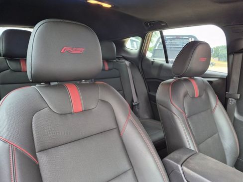 Used 2024 Chevrolet Trax RS w/ Sunroof Package FWD image 17