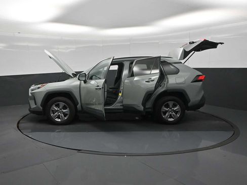 Used 2022 Toyota RAV4 XLE w/ XLE Grade Weather Package AWD/4WD image 61