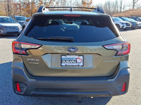 Used 2020 Subaru Outback Premium image 5