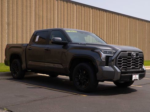 Used 2025 Toyota Tundra Platinum w/ TRD Off-Road Package AWD/4WD image 2