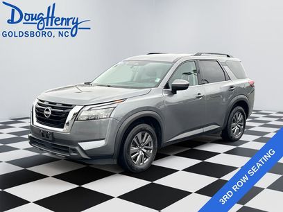 Used 2024 Nissan Pathfinder SV