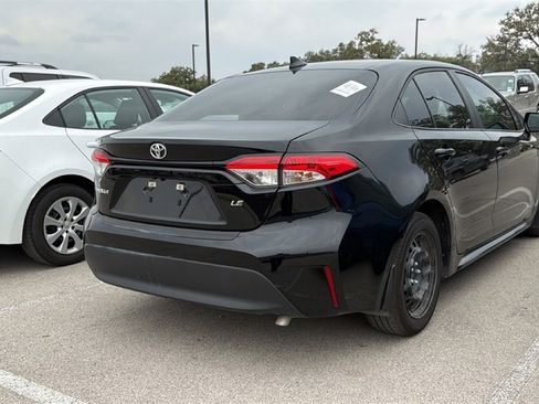 Used 2025 Toyota Corolla LE image 4