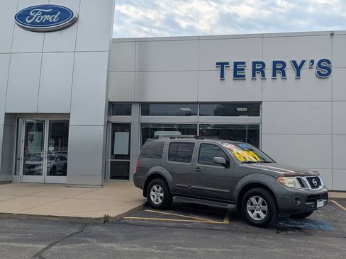 Used 2009 Nissan Pathfinder SE AWD/4WD image 1