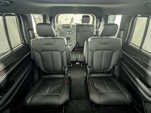 New 2025 Jeep Grand Cherokee L Limited w/ Luxury Tech Group II image 29