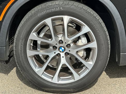 Used 2022 BMW X5 xDrive40i w/ Parking Assistance Package image 47