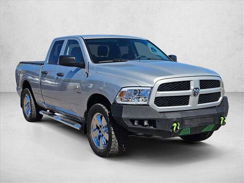 Used 2019 RAM 1500 Express w/ Express Value Package AWD/4WD image 3