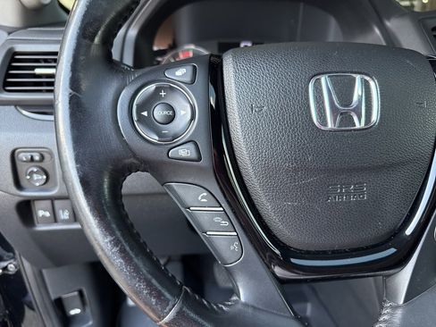 Used 2016 Honda Pilot Touring image 14