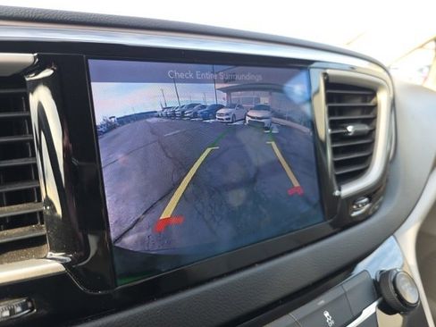 Used 2017 Chrysler Pacifica Touring image 21