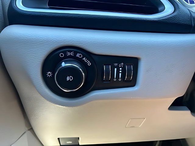 Used 2022 Chrysler Pacifica Touring-L FWD image 28