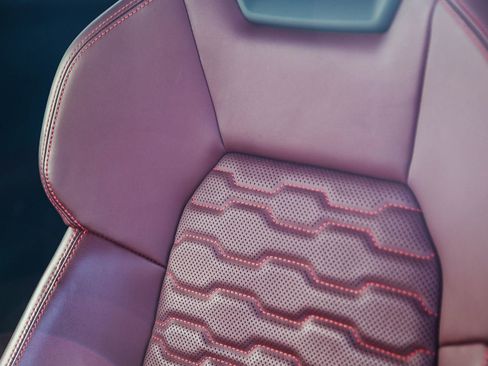 Used 2024 Audi e-tron GT Premium Plus image 28