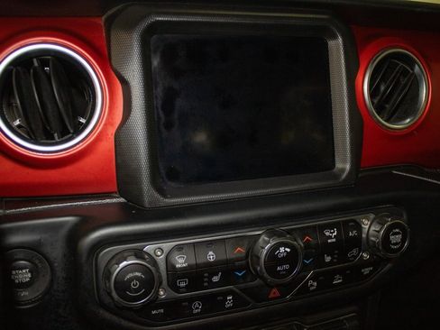 Used 2020 Jeep Gladiator Rubicon image 18