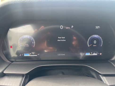 Certified 2024 Jeep Grand Cherokee Altitude image 17