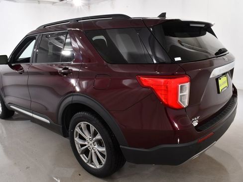 Used 2022 Ford Explorer XLT w/ Equipment Group 202A AWD/4WD image 15