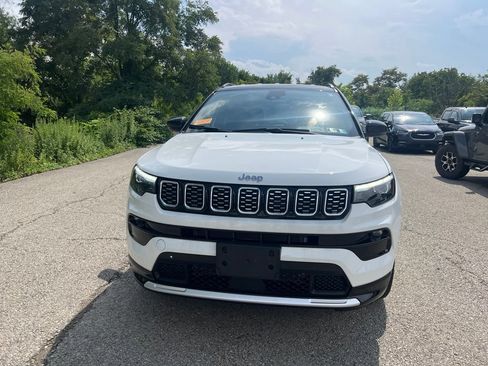 Used 2024 Jeep Compass Limited w/ Elite Group AWD/4WD image 5