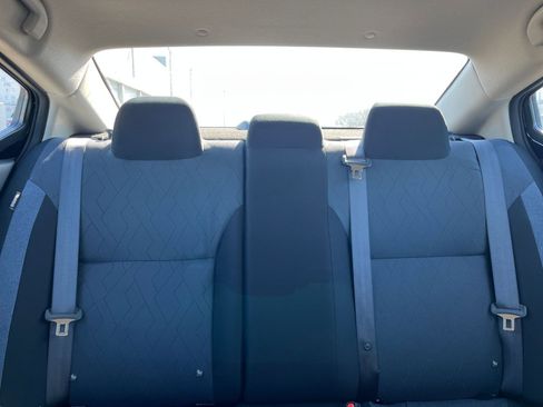 Used 2025 Nissan Versa SV image 37