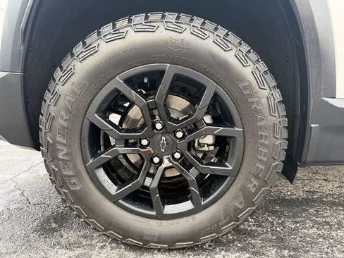 Used 2025 Chevrolet Equinox ACTIV image 22